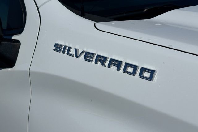 Used 2022 White Chevrolet LT image 5
