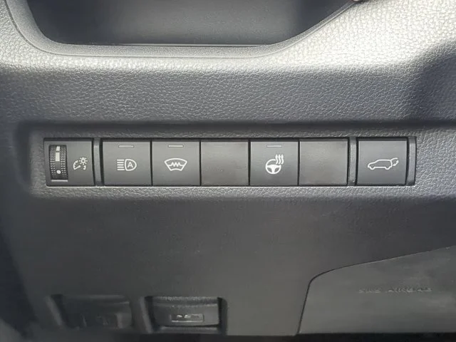 Certified Used 2023  Toyota XLE Premium image 28