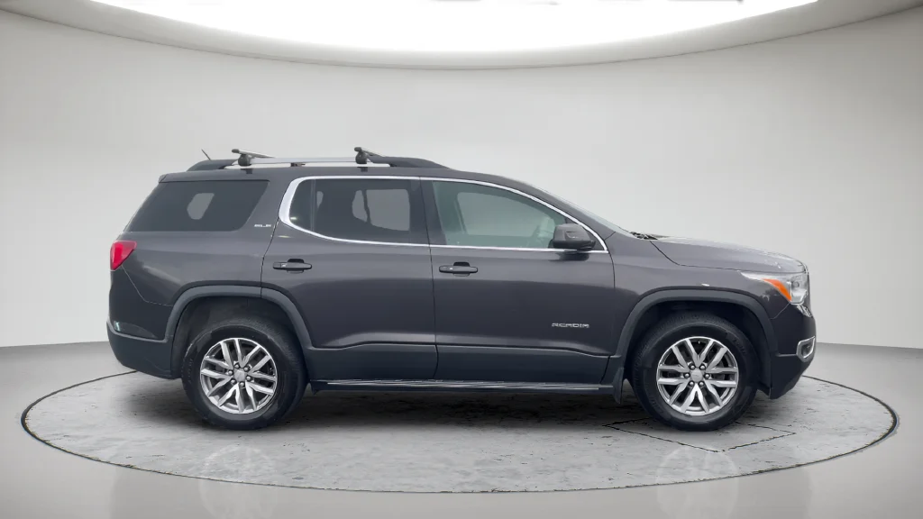 Used 2017 Black GMC SLE-2 image 5