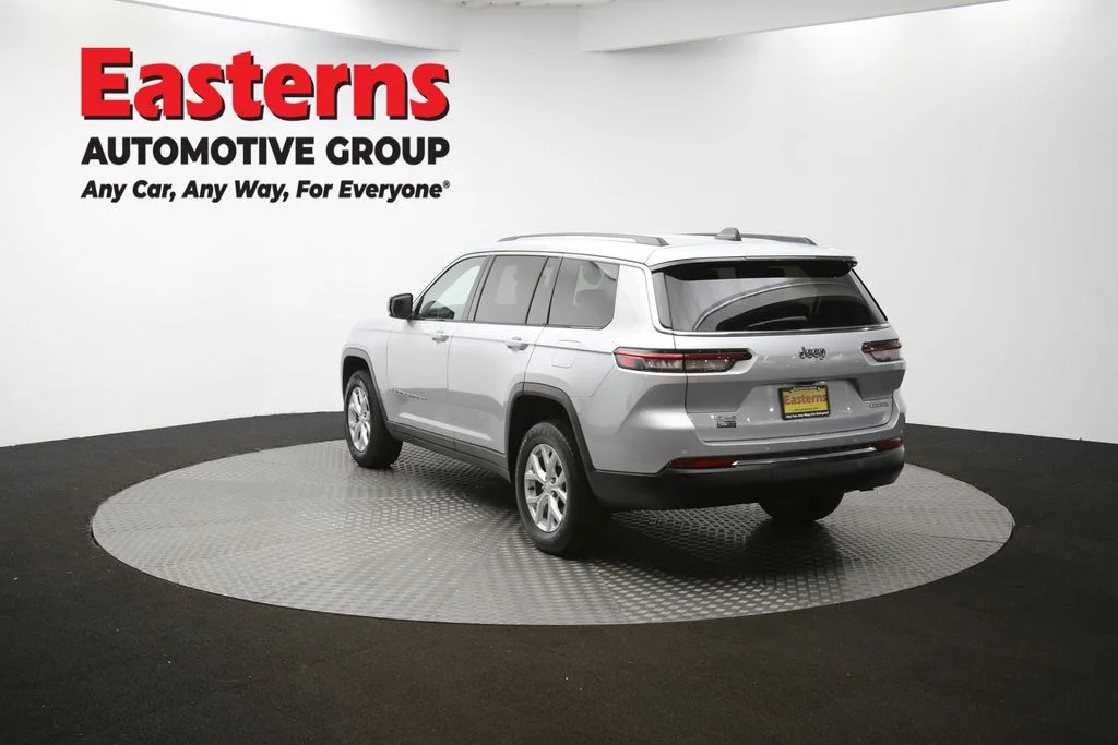Used 2023 Silver Jeep Limited image 66