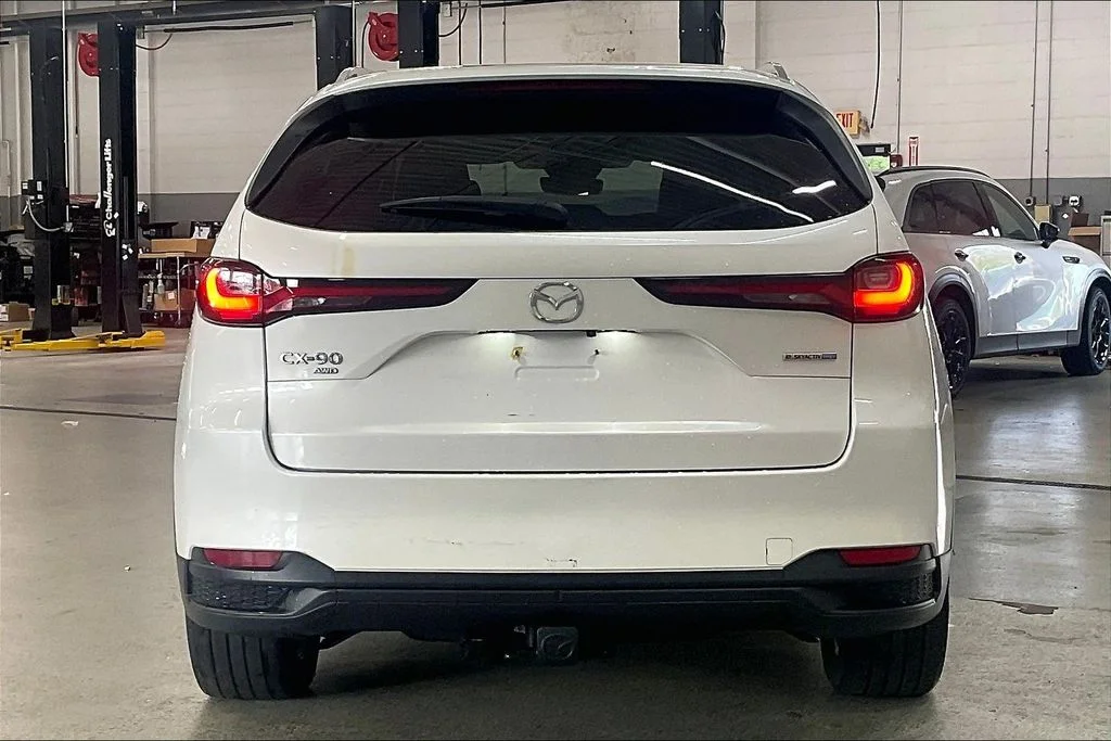 Used 2024 White Mazda Preferred image 3