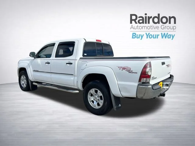 Used 2009 Super White Toyota  image 5