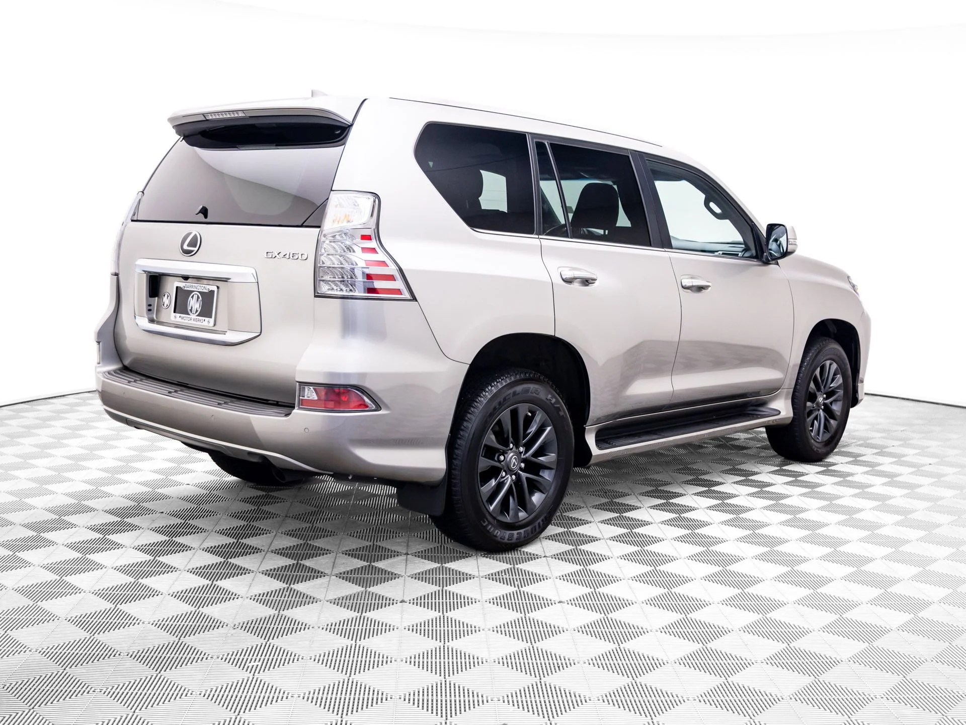 Used 2023 Silver Lexus 460 image 5