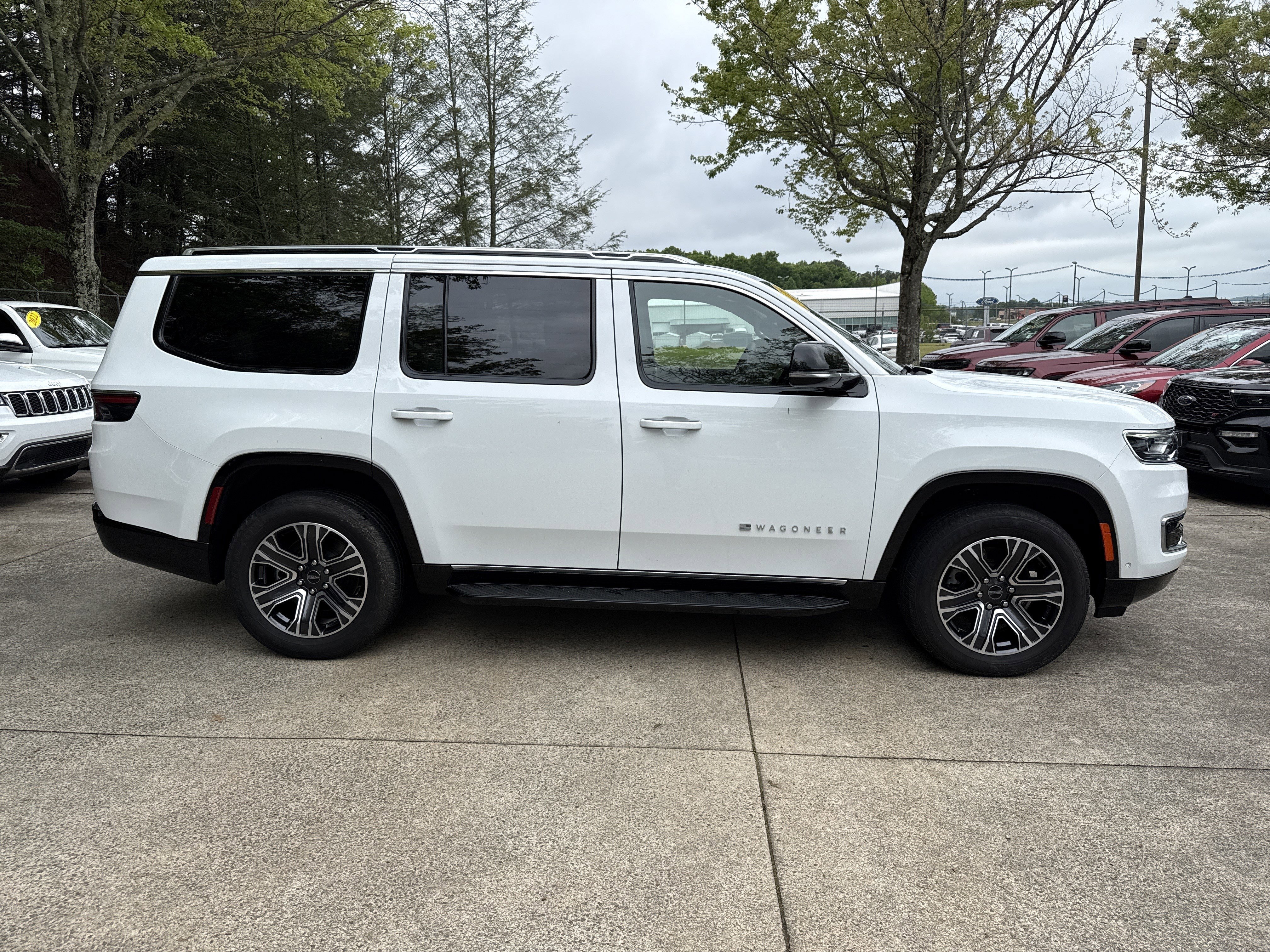 Used 2025 Bright White Clearcoat Jeep Base image 8