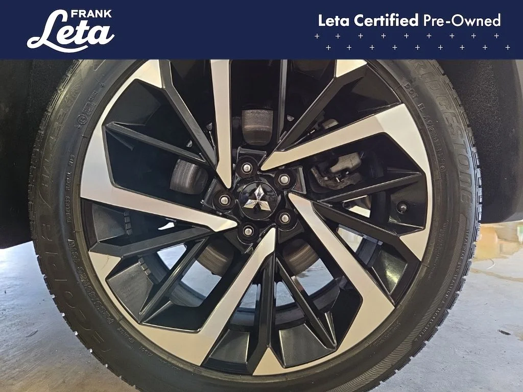 Used 2022 Blue Mitsubishi SE image 14