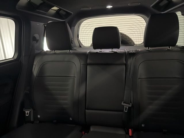 New 2026 Sargasso Blue Land Rover OCTA image 13