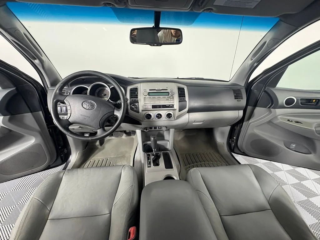 Used 2011 Gray Toyota Base image 4