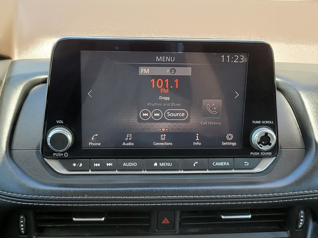 Used 2021 Red Nissan S image 17