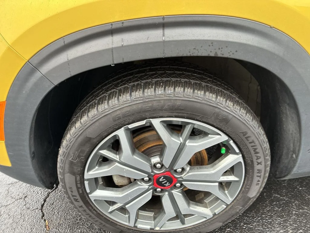 Used 2021 Yellow Kia SX image 10