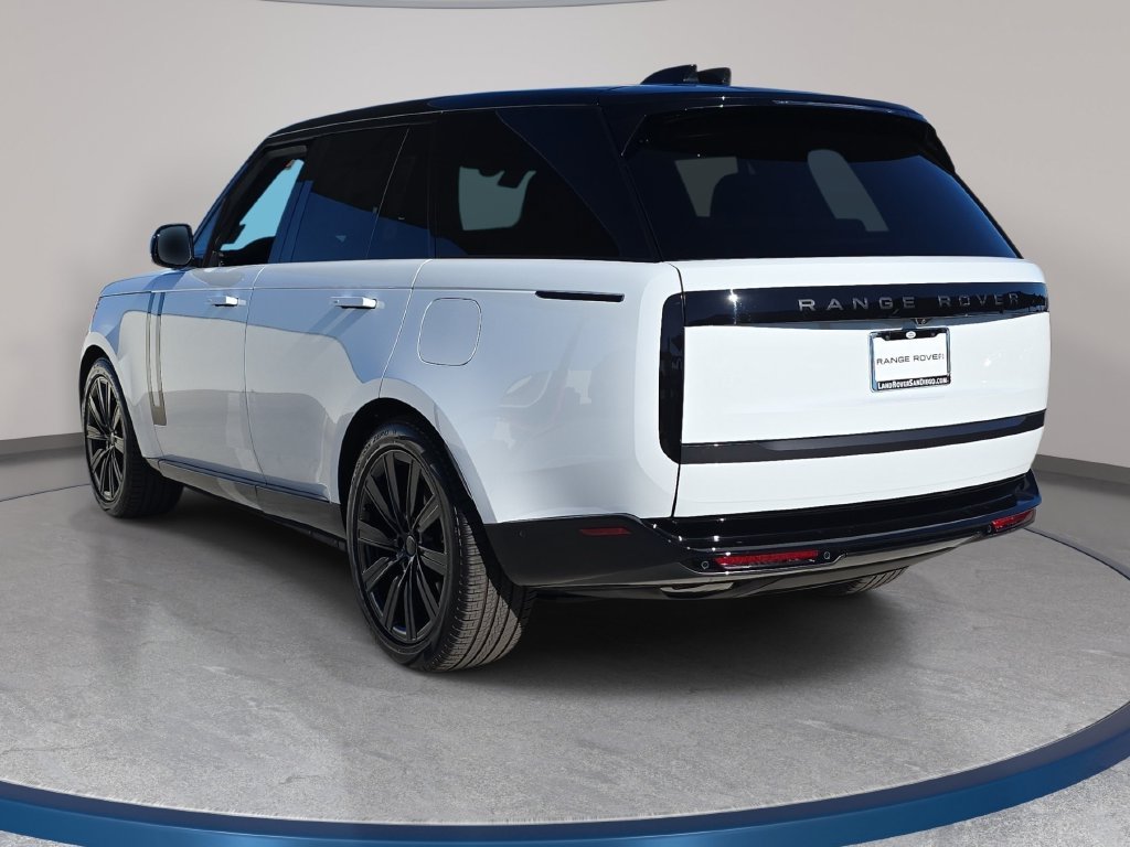 New 2026 Fuji White Land Rover SE image 7