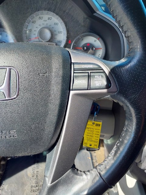 Used 2013 Silver Honda EX-L image 28