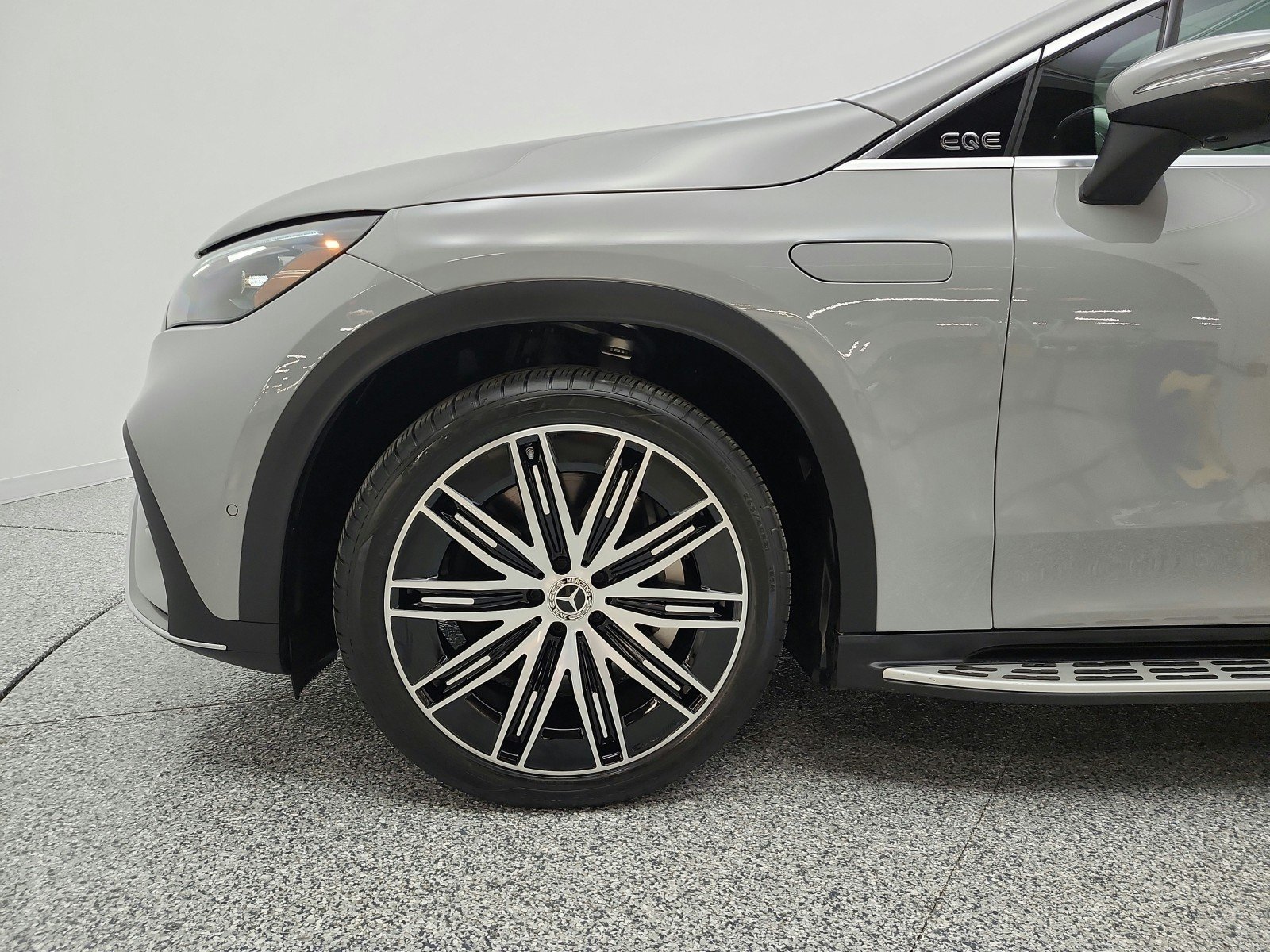 Used 2023 MANUFAKTUR Alpine Grey Mercedes-Benz EQE 350 4MATIC® SUV image 21