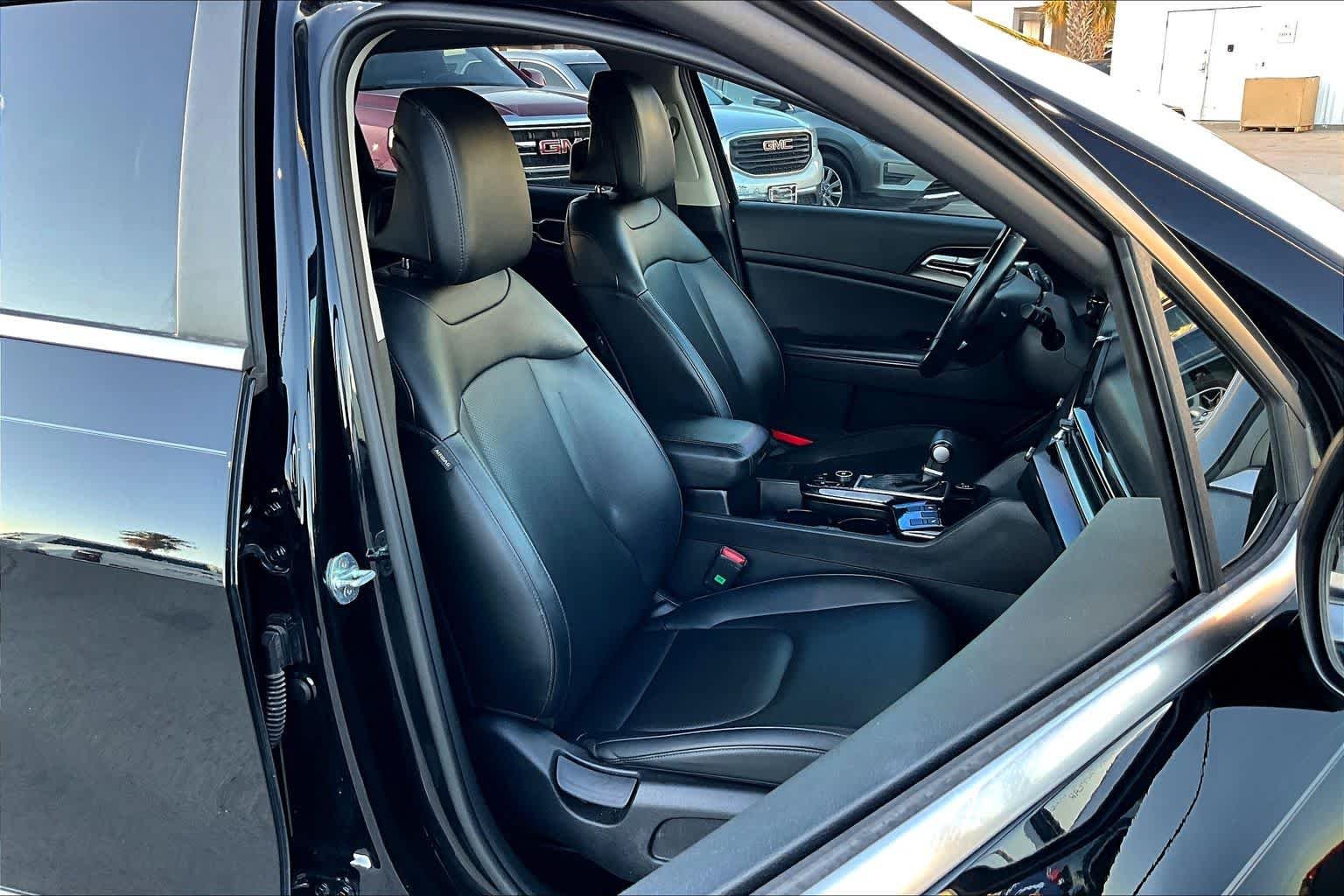 Used 2023 Ebony Black Kia EX image 18