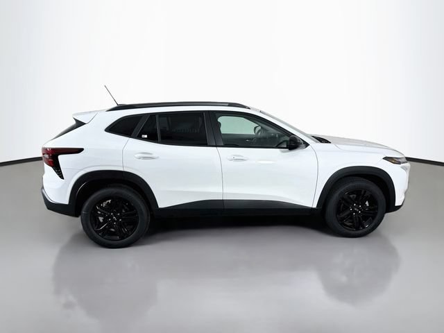 New 2026 Summit White Chevrolet ACTIV image 10