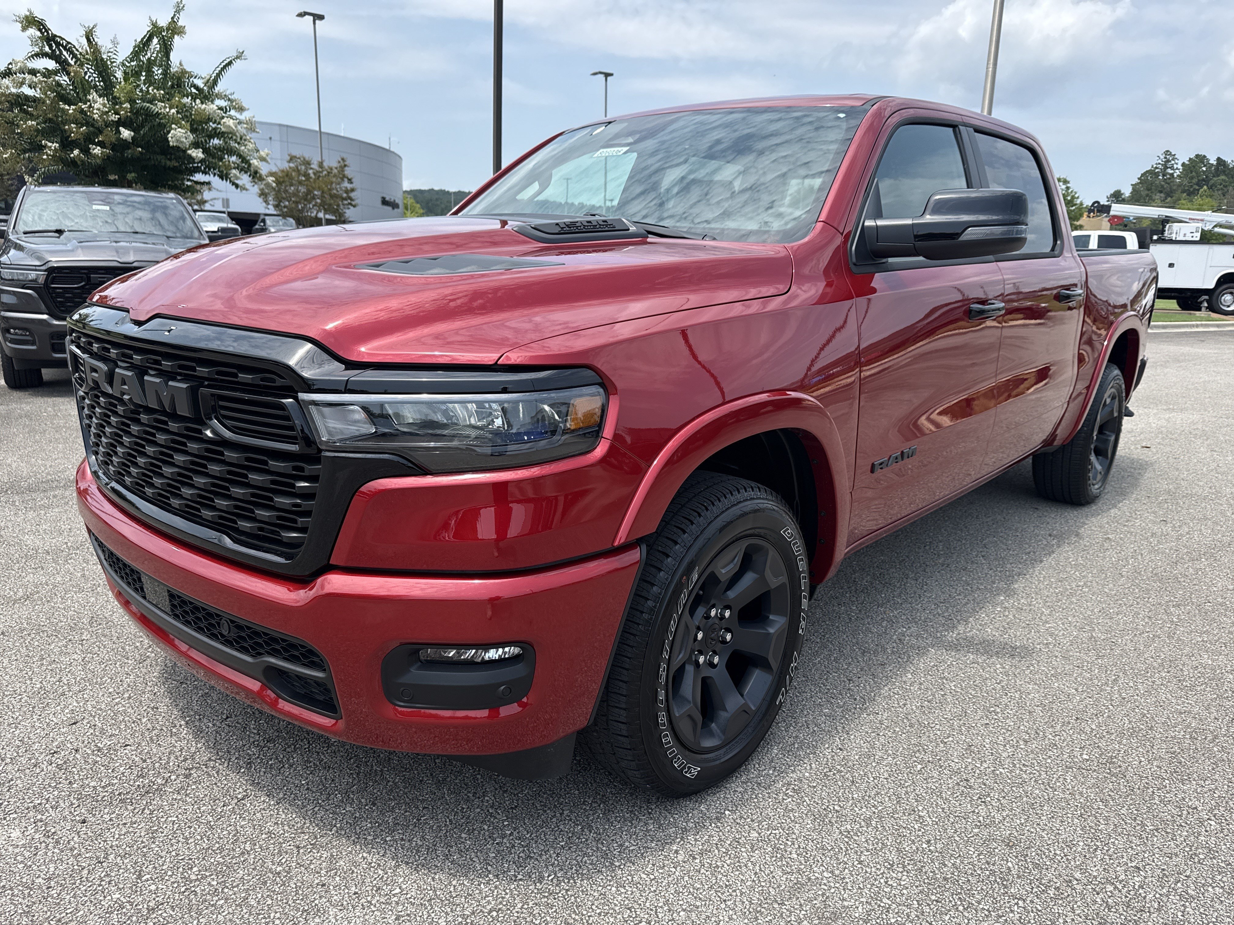 New 2026 Molten Red Pearl-Coat Exterior Paint RAM Big Horn/Lone Star image 3