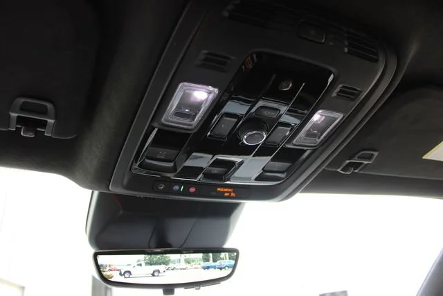 2026 Cadillac Escalade V-Series - Photo 20