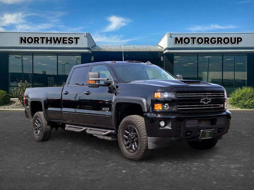 2018 Chevrolet Silverado HD LT 4WD Crew Cab Standard Box's photo