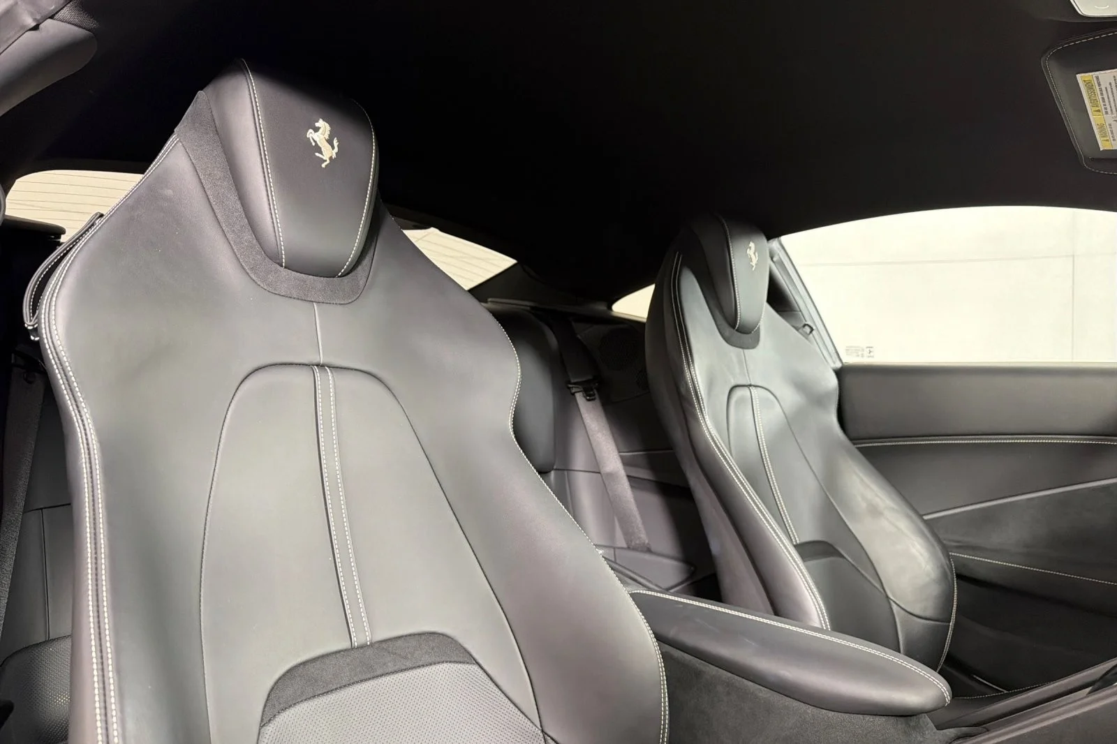 Used 2021 Nero Ferrari Coupe image 13