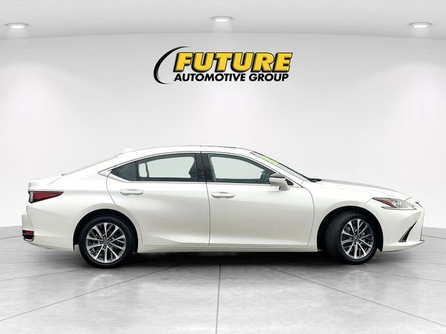 Used 2022 White Lexus 250 image 3