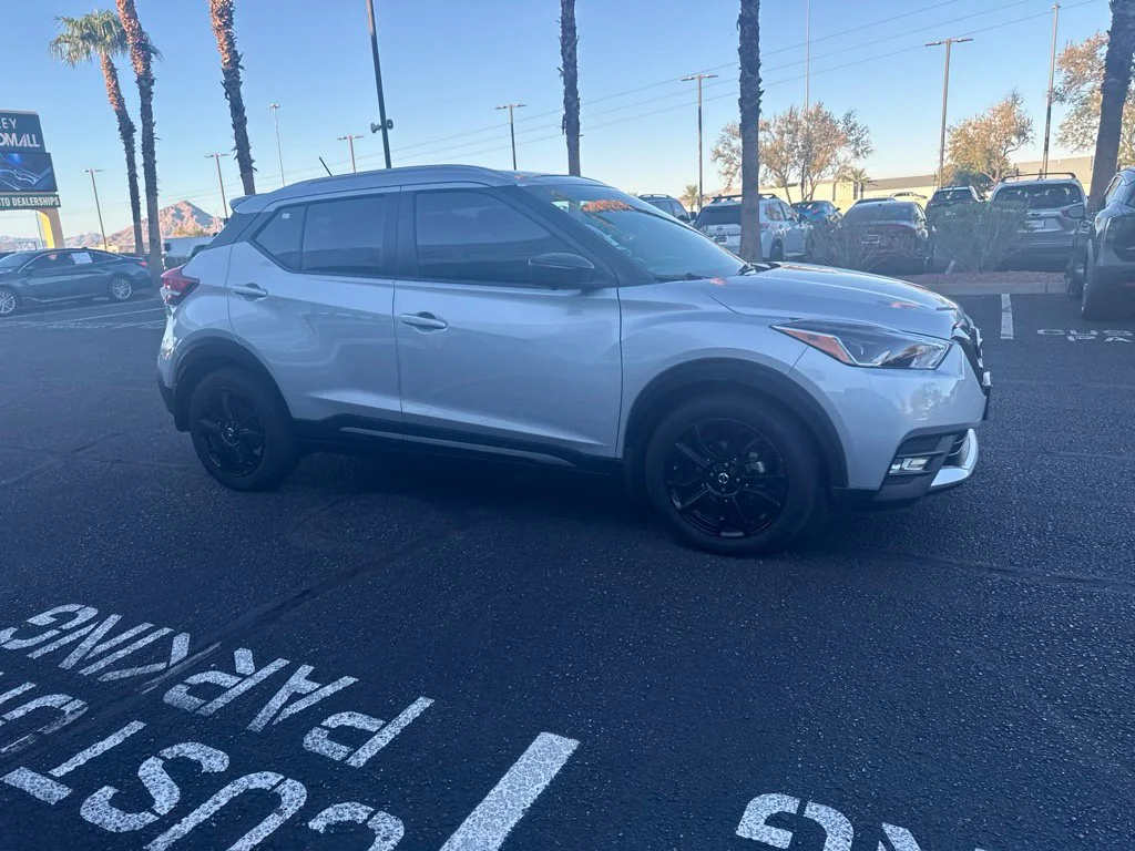 Used 2020 Silver Nissan SR image 8