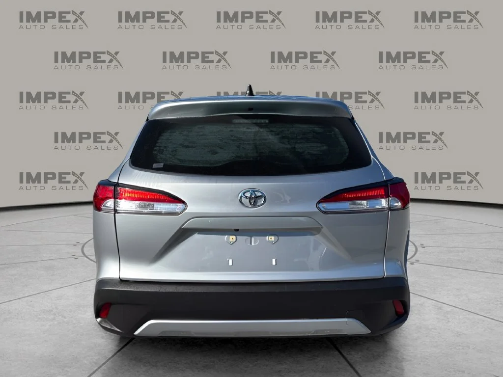 Used 2022 Silver Toyota L image 4