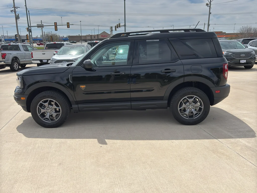 Used 2023 Shadow Black Ford Badlands image 4