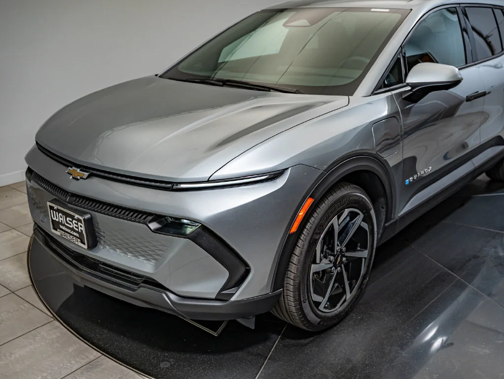 Used 2025 Sterling Gray Metallic Chevrolet LT image 13