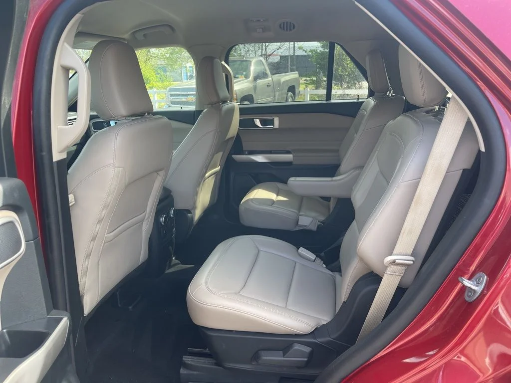 Used 2023 Red Ford XLT image 15