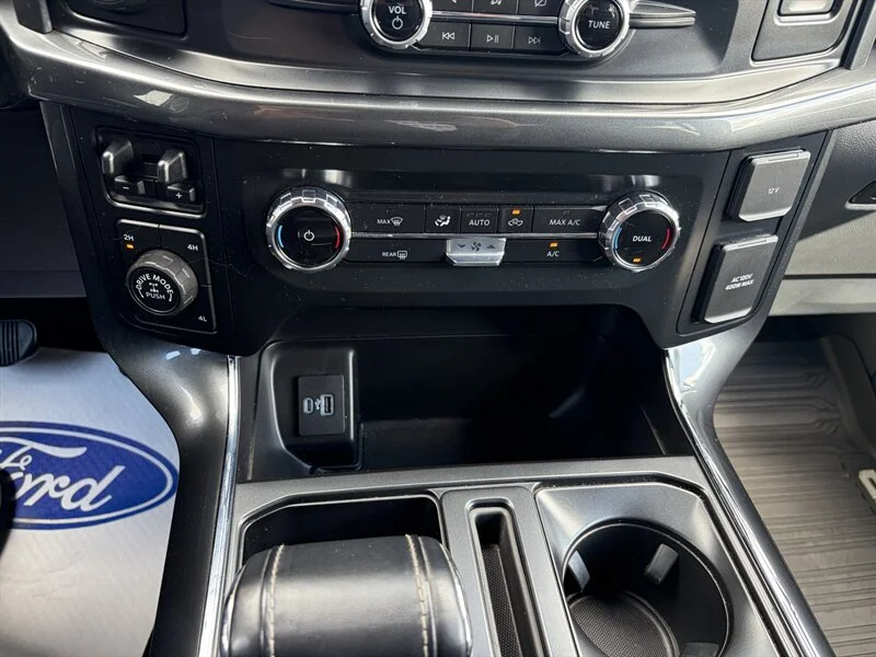 Used 2022 Silver Ford XLT image 9