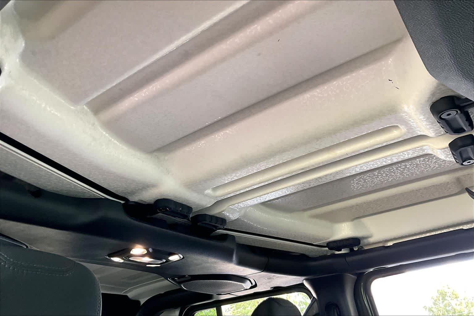 Used 2022 Sarge Green Clearcoat Jeep Mojave image 13