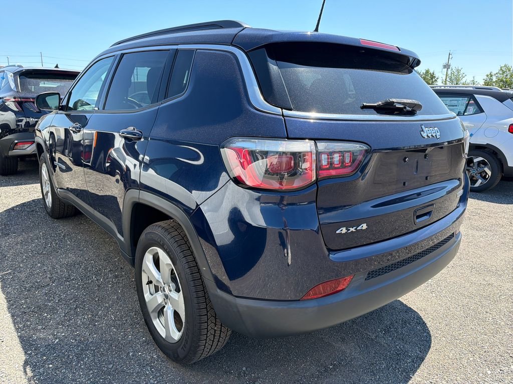 Used 2019 Blue Pearl Jeep Latitude image 3