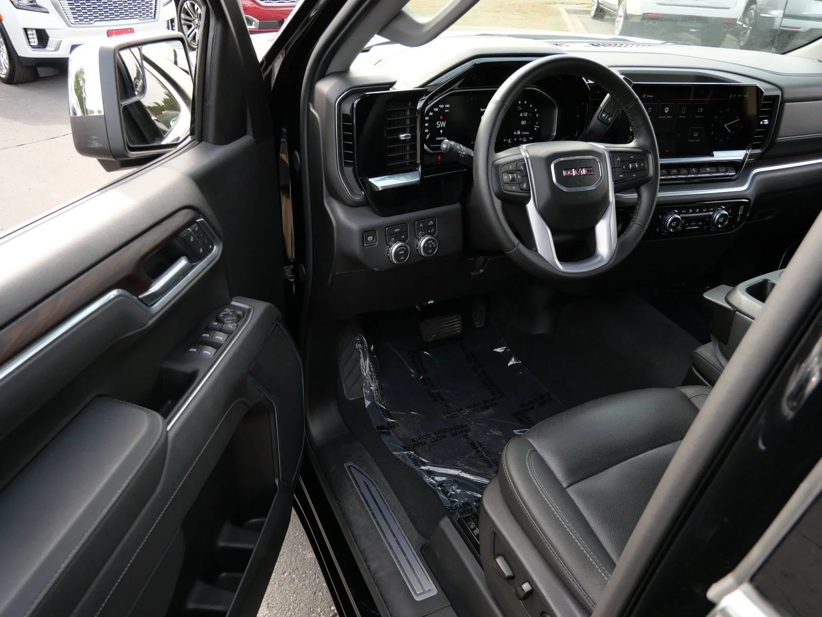 Certified Used 2026 Onyx Black GMC SLT image 11