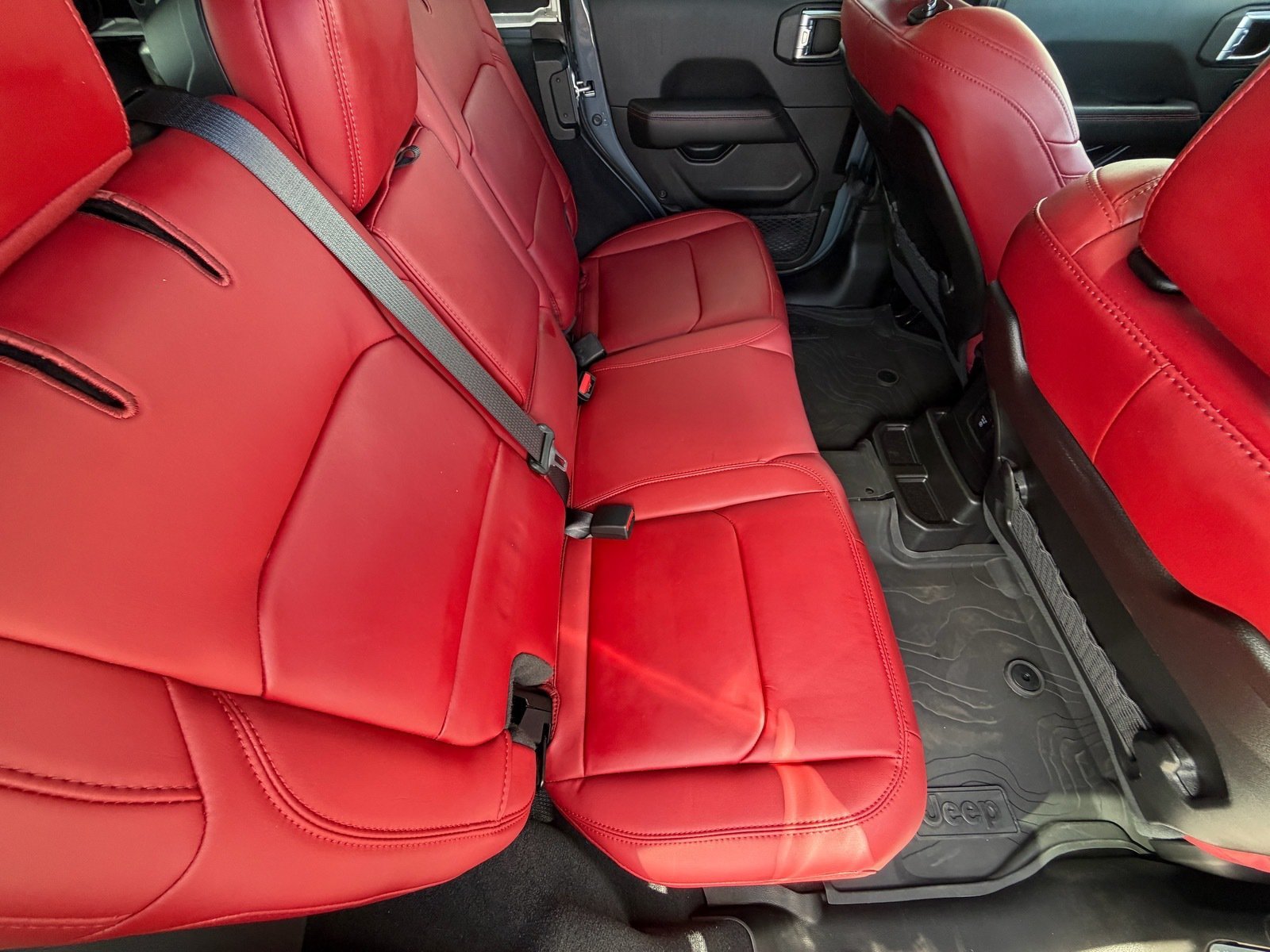 2024 Jeep Wrangler 4-Door Rubicon 392 - Photo 11