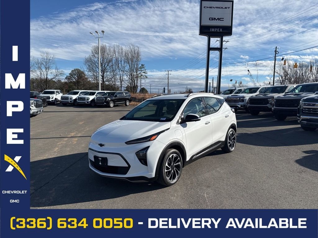 Summit White 2023 Chevrolet Bolt EUV Premier FWD Hatchback Front-Wheel Drive