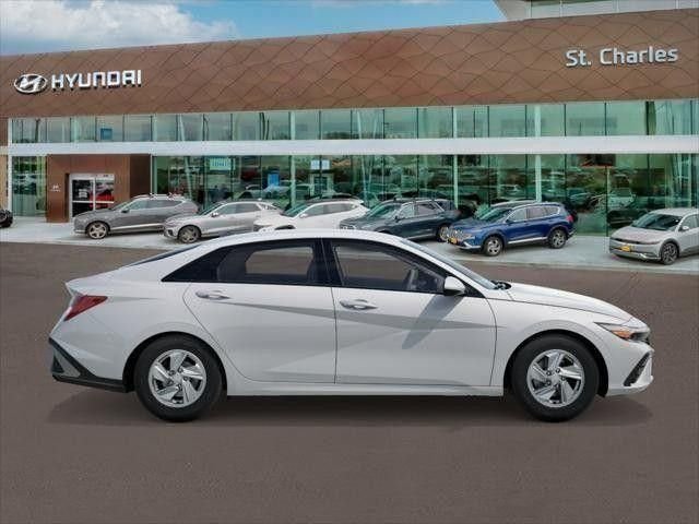 New 2026 White Hyundai SE image 24