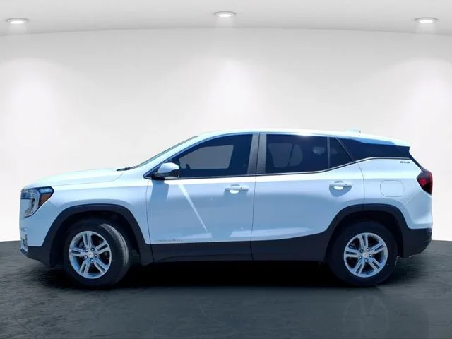 Used 2023 White GMC SLE image 16