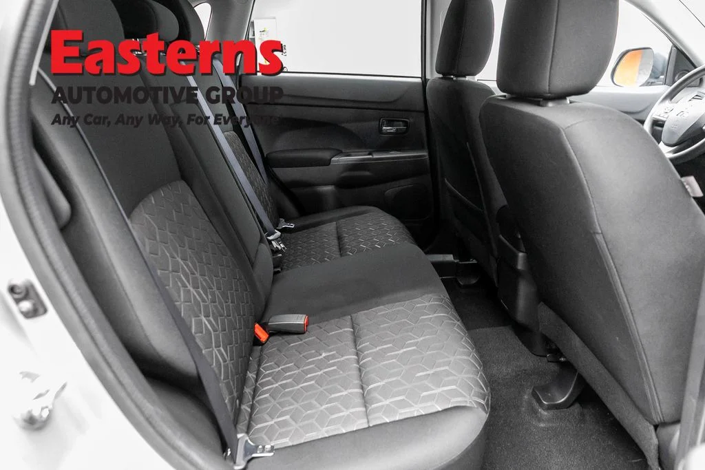 Used 2025 Silver Mitsubishi 2.0 SE image 22