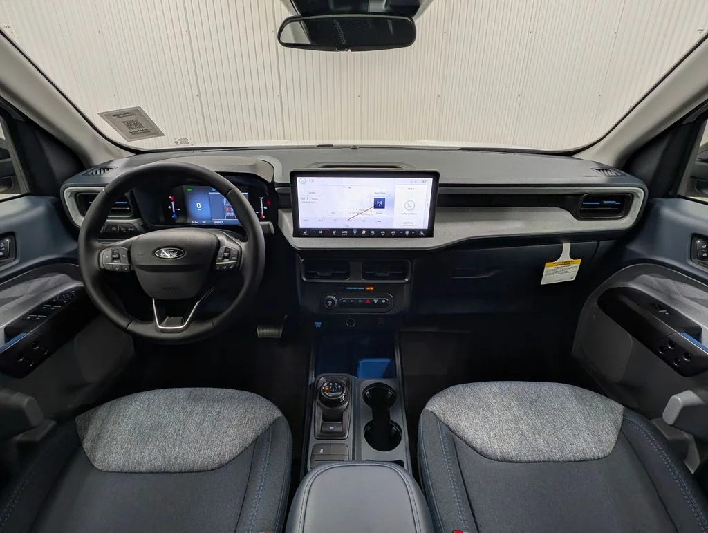 New 2026 Oxford White Ford XLT image 3