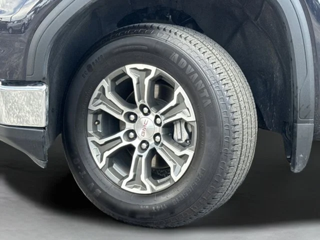 Used 2025 Silver GMC SLT image 41