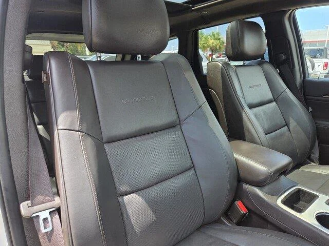 Used 2018 Ivory 3-Coat Jeep Summit image 29