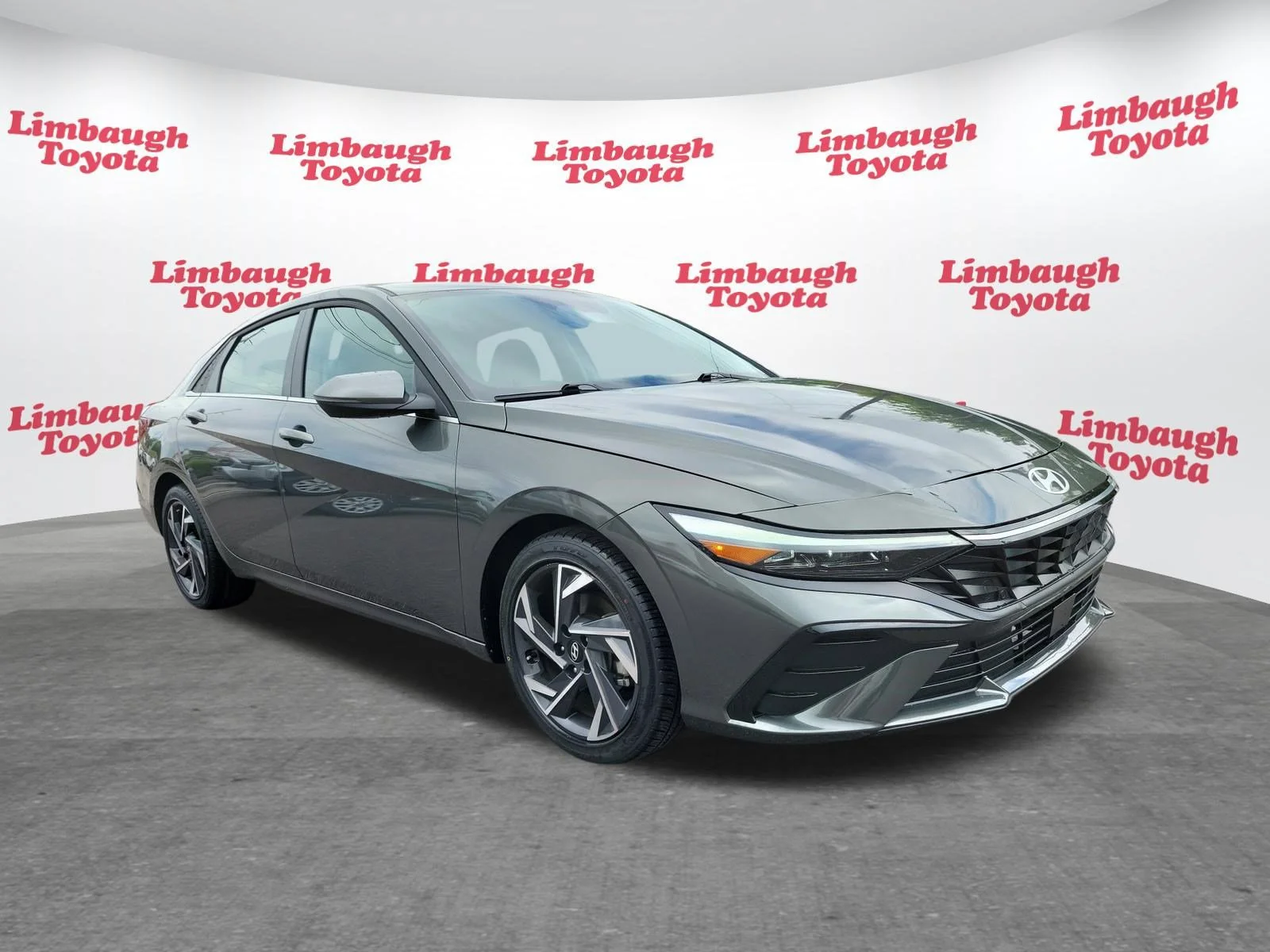 Used 2025 Amazon Gray Hyundai Limited image 22