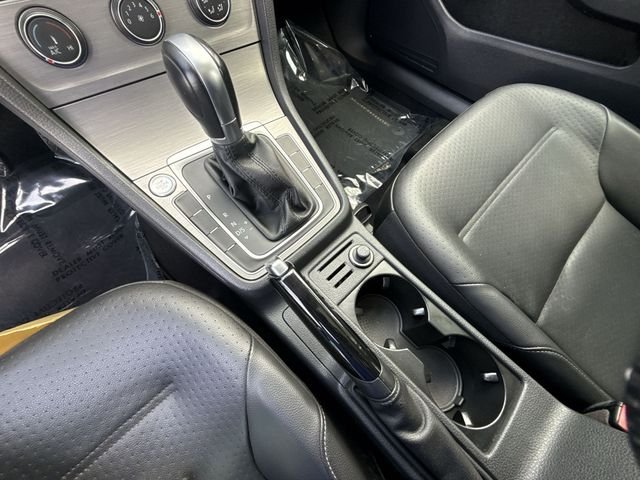 Used 2017 Blue Volkswagen Wolfsburg image 21