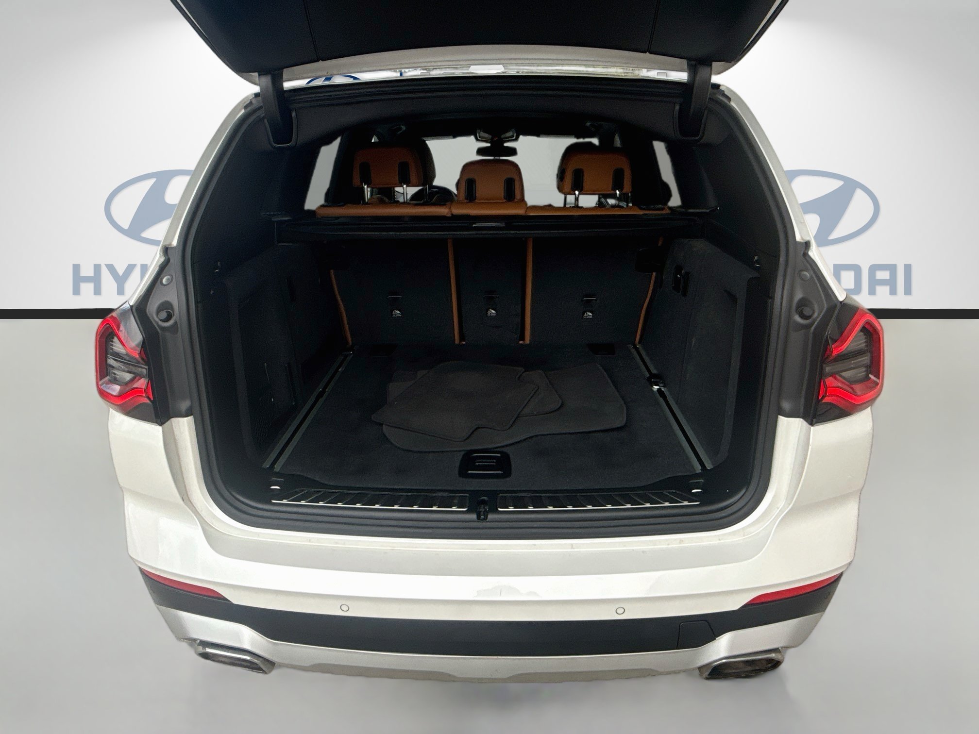 Used 2022 Mineral White Metallic BMW sDrive30i image 24