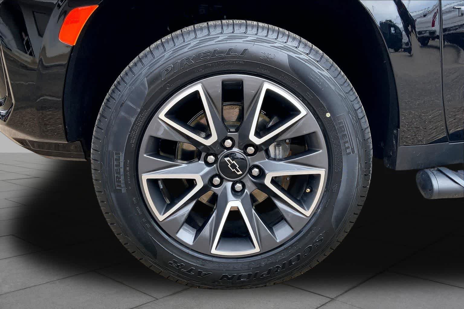Used 2024 Black Chevrolet Z71 image 11