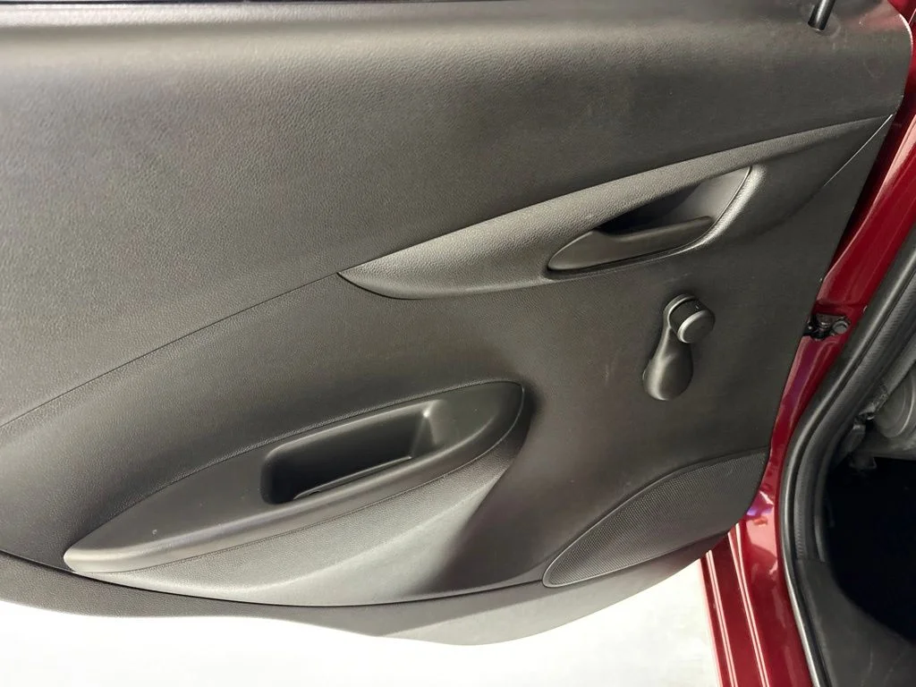 Used 2022 Red Chevrolet LS image 24