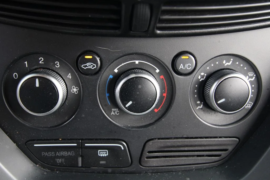 Used 2013 Frosted Glass Ford SE image 23