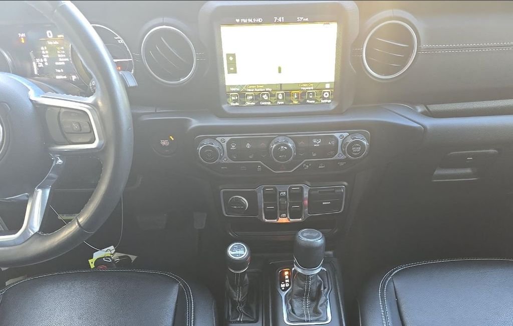 Used 2021 White/off-white Jeep Unlimited Sahara 4xe image 10