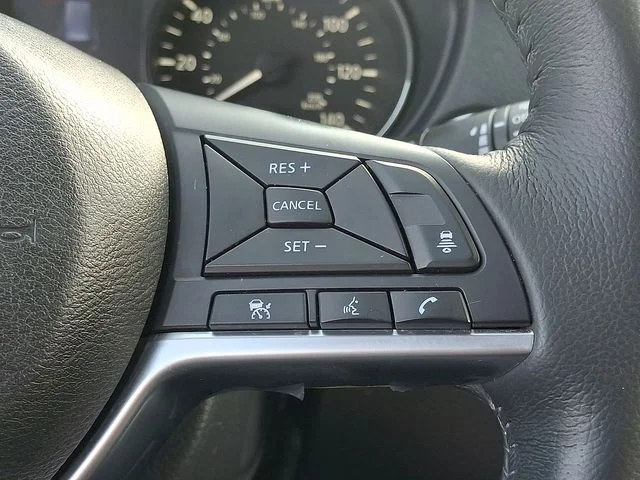 Used 2018 Blue Nissan SV image 21