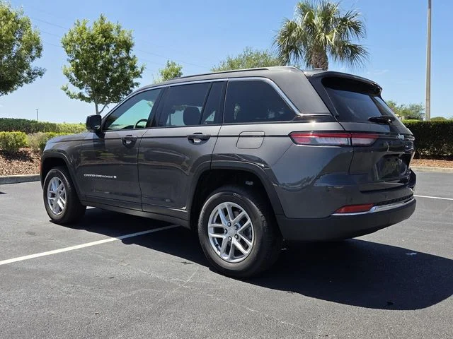 Used 2025 Gray Jeep Laredo X image 4