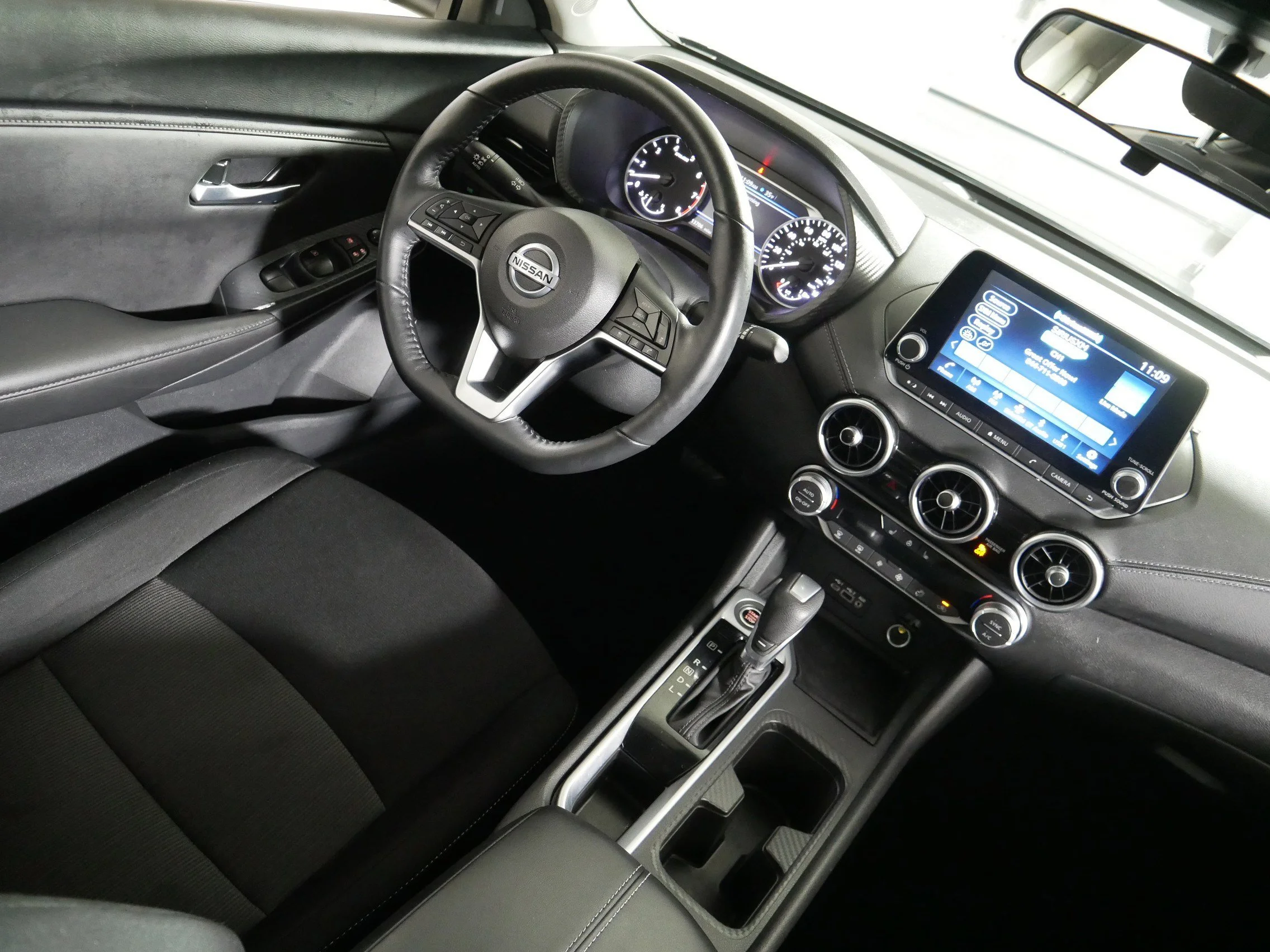 Used 2023 Super Black Nissan SV image 9